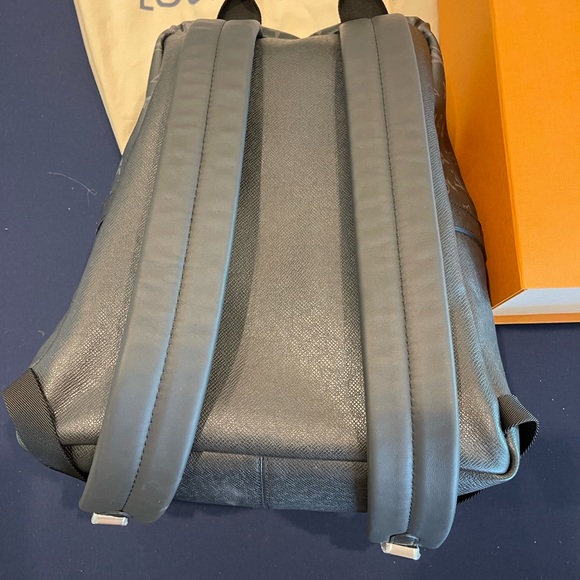 Louis Vuitton Discovery Backpack PM - Picture 5 of 8